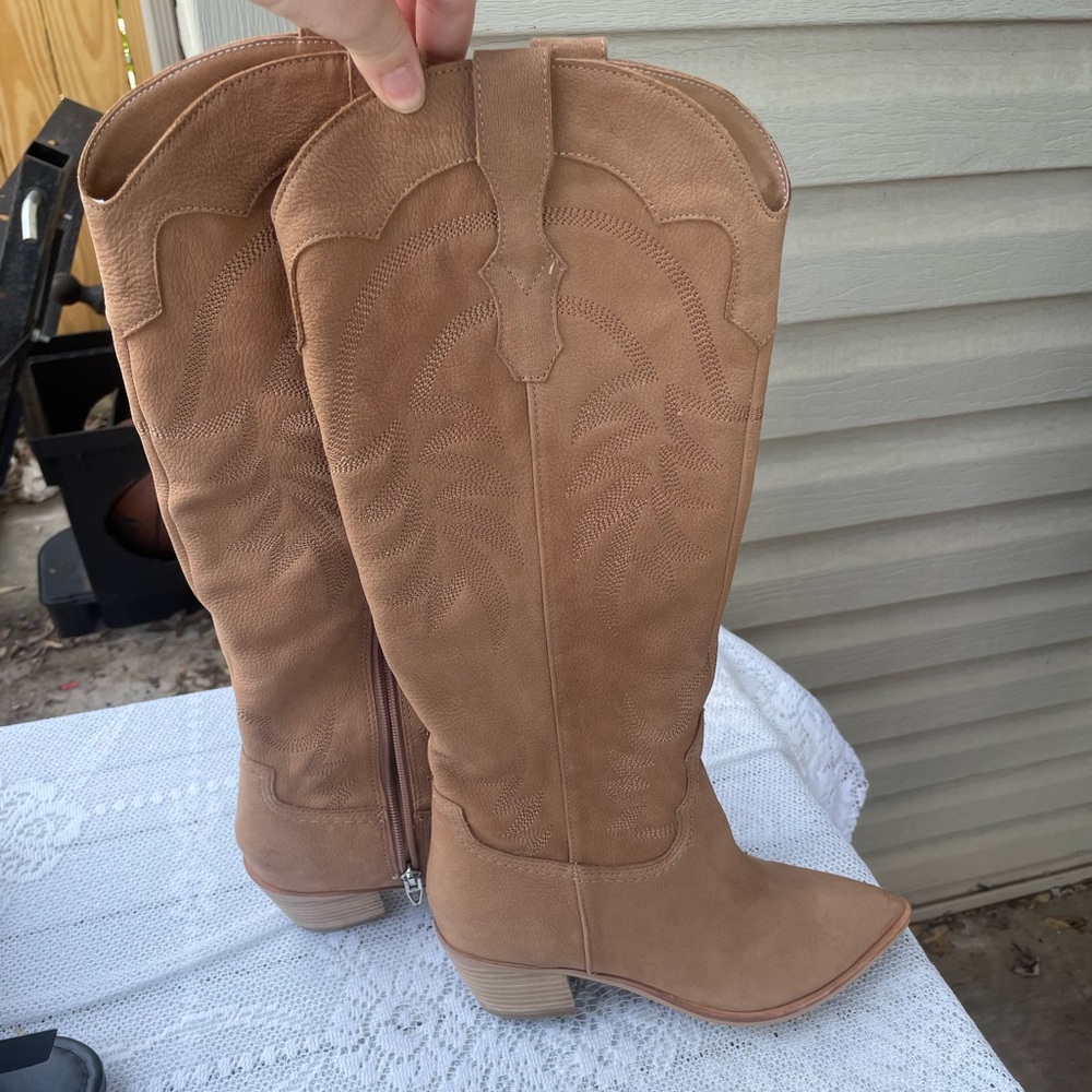 NWOT DOLCE VITA BOOTS